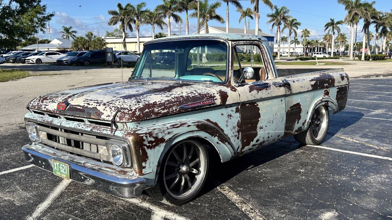 1961 F100 Custom Cab Big Back Window Pick Up